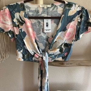 New Floral wrap/tie-crop top